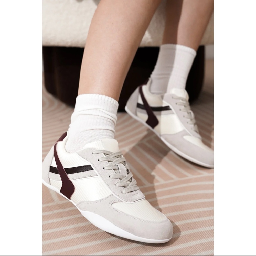 Project Cloud Women's Sneakers Sz 7  fits 7.5